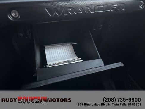 Used 2019 Jeep Wrangler Unlimited Rubicon AWD/4WD image 14