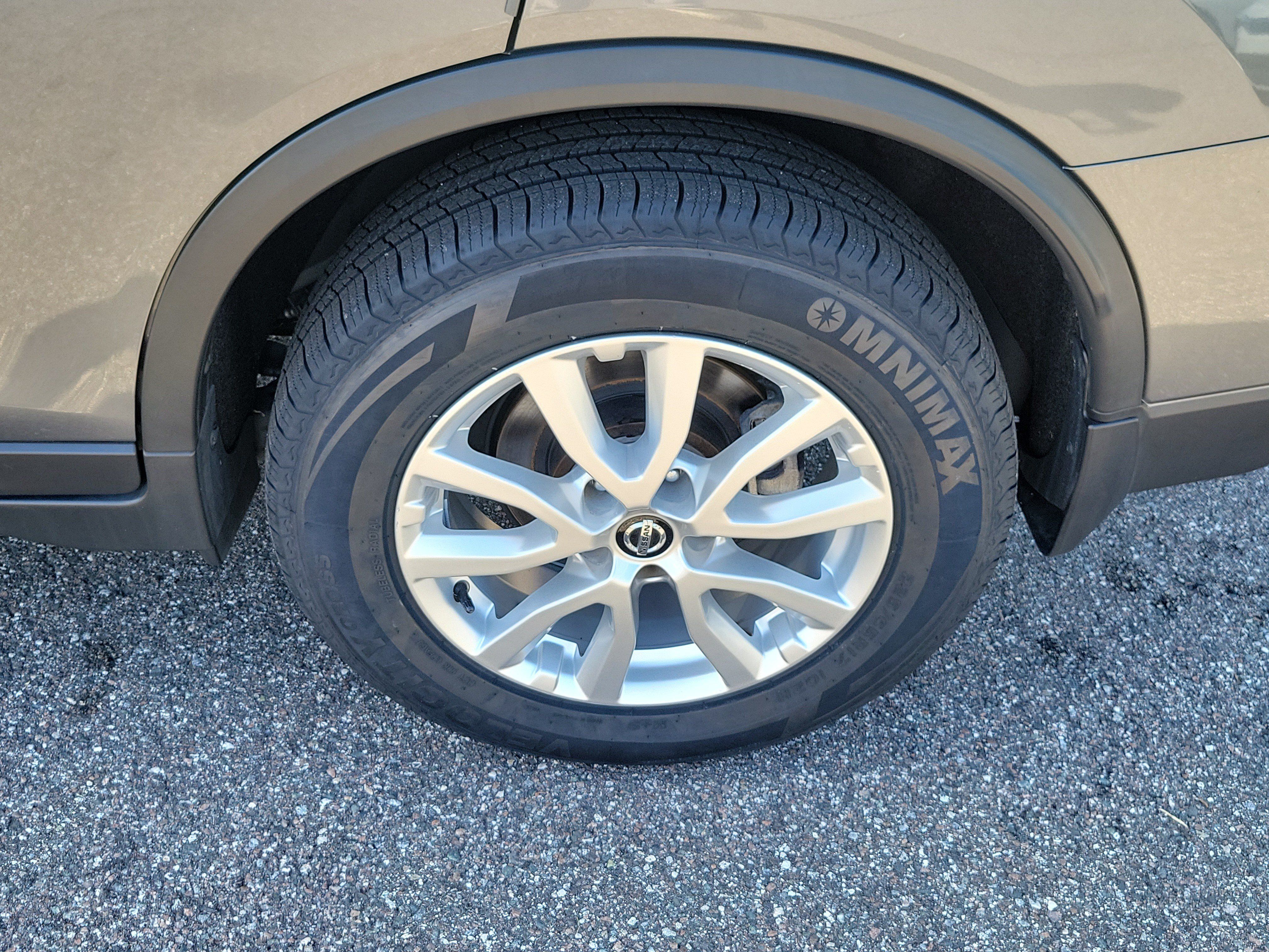 Used 2019 Nissan Rogue SV AWD/4WD image 38