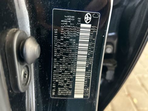 Used 2024 Toyota Corolla LE image 40