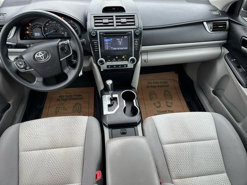 Used 2014 Toyota Camry SE image 10