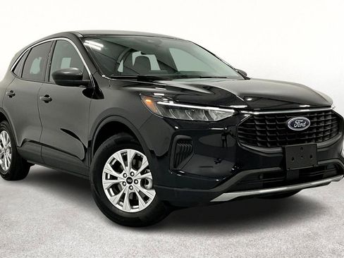 Used 2023 Ford Escape Active image 1