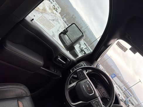 Used 2022 GMC Sierra 2500 AT4 image 5