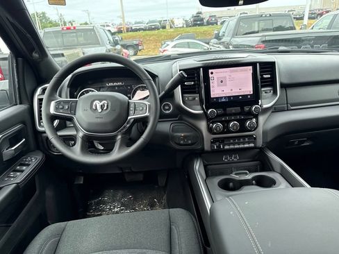 New 2026 RAM 2500 Big Horn AWD/4WD image 19