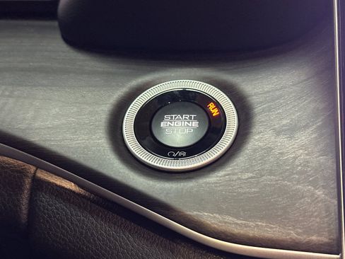 New 2025 Jeep Grand Cherokee L Limited w/ Luxury Tech Group II image 23