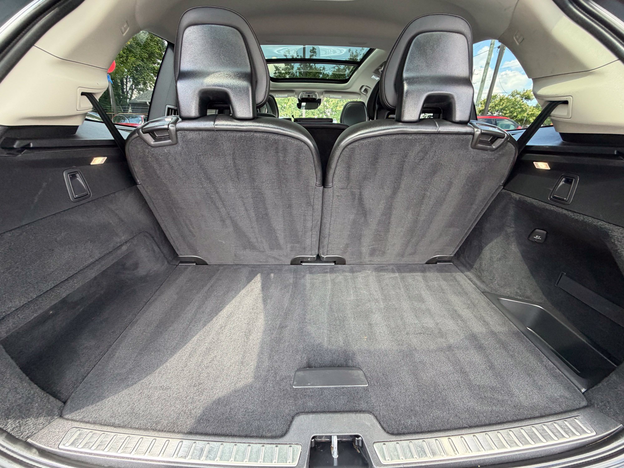 Used 2022 Volvo XC90 T5 Momentum AWD/4WD image 12