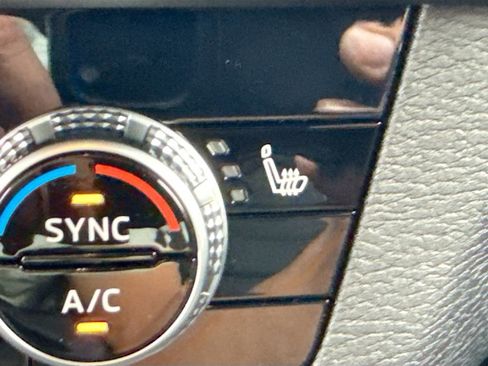 New 2026 Mitsubishi Outlander SE image 21