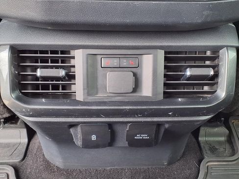 Used 2021 Ford F150 Lariat w/ Equipment Group 502A High image 17