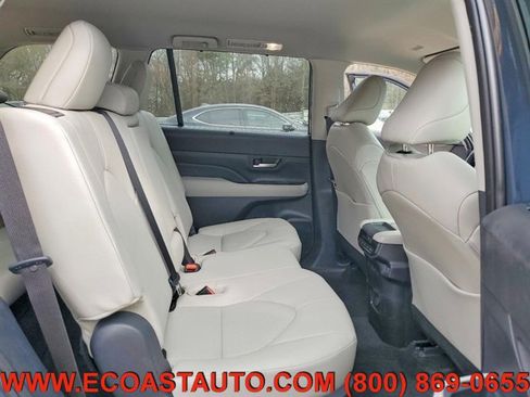 Used 2026 Toyota Grand Highlander XLE image 10