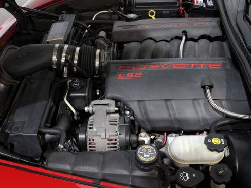Used 2005 Chevrolet Corvette Coupe w/ Preferred Equipment Group RWD image 12