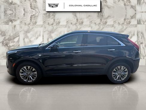 Used 2025 Cadillac XT4 Premium Luxury AWD/4WD image 2