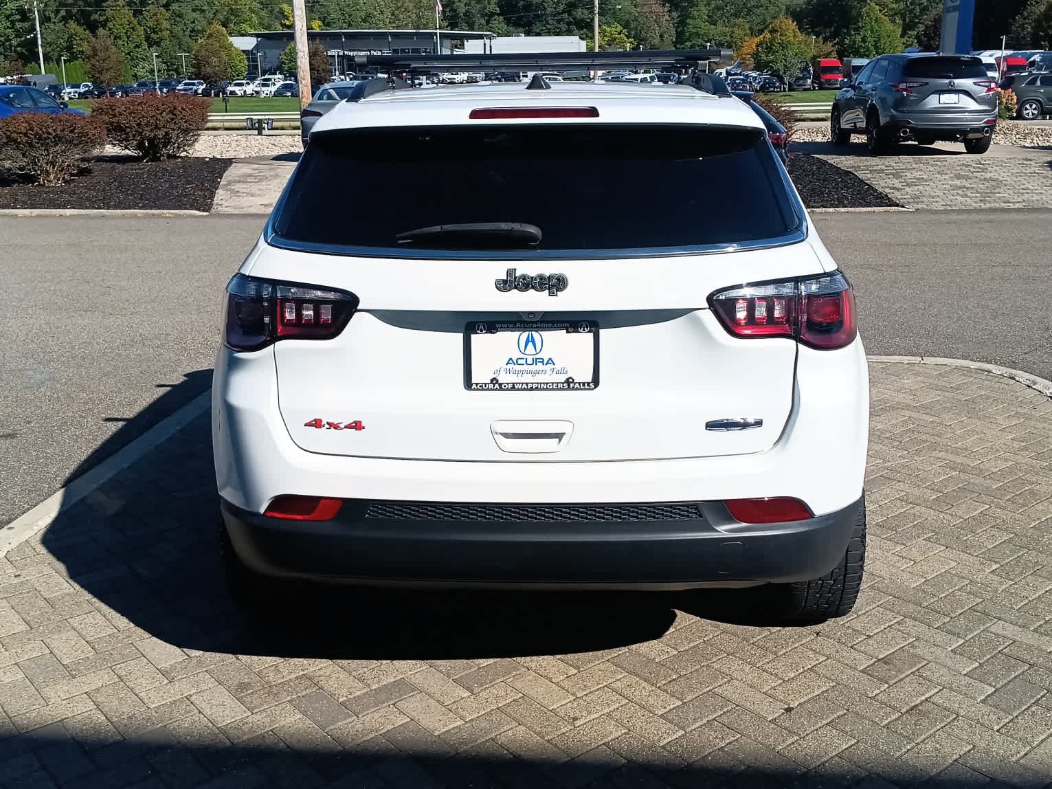 Used 2023 Jeep Compass Latitude AWD/4WD image 4
