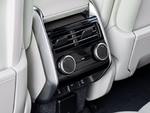 New 2026 Land Rover Range Rover Autobiography AWD/4WD image 36