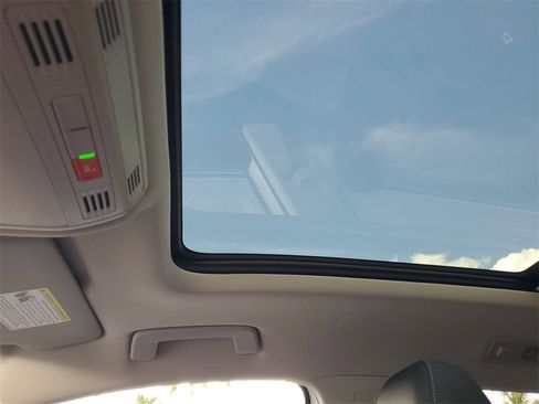 New 2026 Volkswagen Taos SE image 31