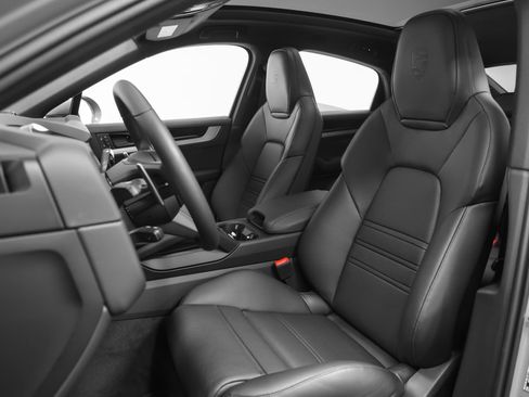 New 2026 Porsche Cayenne Coupe image 5