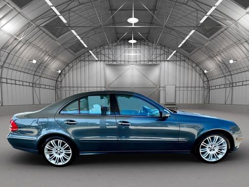 Used 2008 Mercedes-Benz E 350 4MATIC Sedan image 9