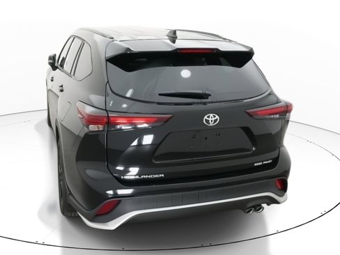 New 2026 Toyota Highlander XSE image 6