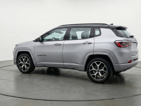 Used 2025 Jeep Compass Limited image 6
