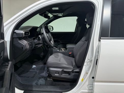 Certified 2025 Toyota Tacoma SR5 AWD/4WD image 12