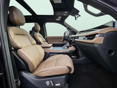 New 2025 Lincoln Navigator Black Label image 13