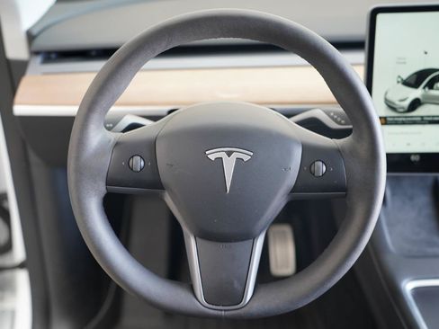 Used 2024 Tesla Model Y Performance AWD/4WD image 12