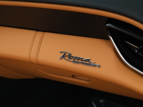 Certified 2025 Ferrari Roma Spider RWD image 22