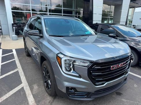 Used 2024 GMC Terrain SLT w/ Elevation Edition AWD/4WD image 3