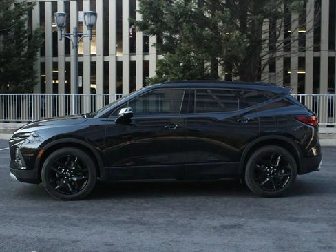 Used 2019 Chevrolet Blazer LT w/ Sound & Technology Package FWD image 12