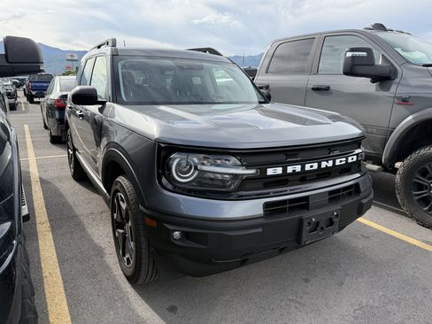 Used 2023 Ford Bronco Sport Outer Banks w/ Tech Package AWD/4WD image 3