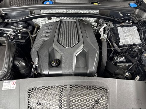 Used 2024 Porsche Macan T w/ Premium Plus Package image 42