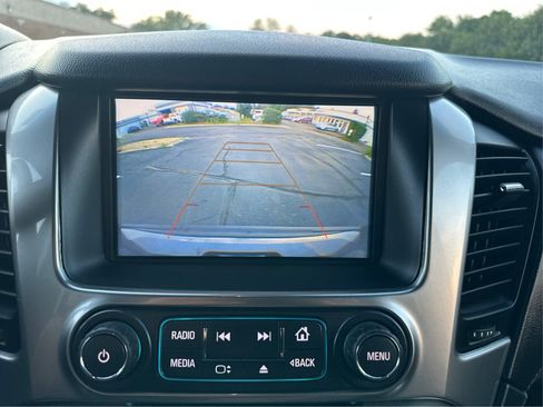 Used 2019 Chevrolet Suburban LT AWD/4WD image 27