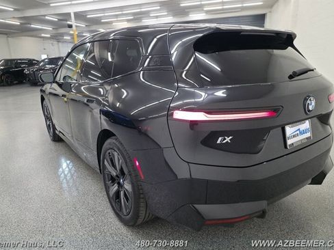 Used 2024 BMW iX xDrive50 w/ Premium Package AWD/4WD image 6