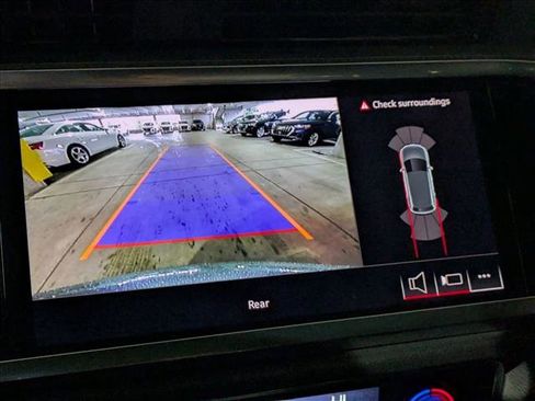 Certified 2025 Audi Q3 2.0T Premium image 14