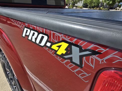 Used 2016 Nissan Frontier PRO-4X AWD/4WD image 11