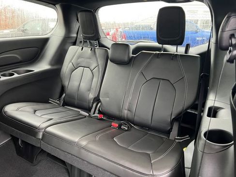 New 2026 Chrysler Pacifica Select image 7