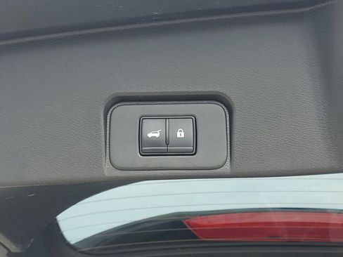 Certified 2025 Nissan Rogue SV FWD image 14