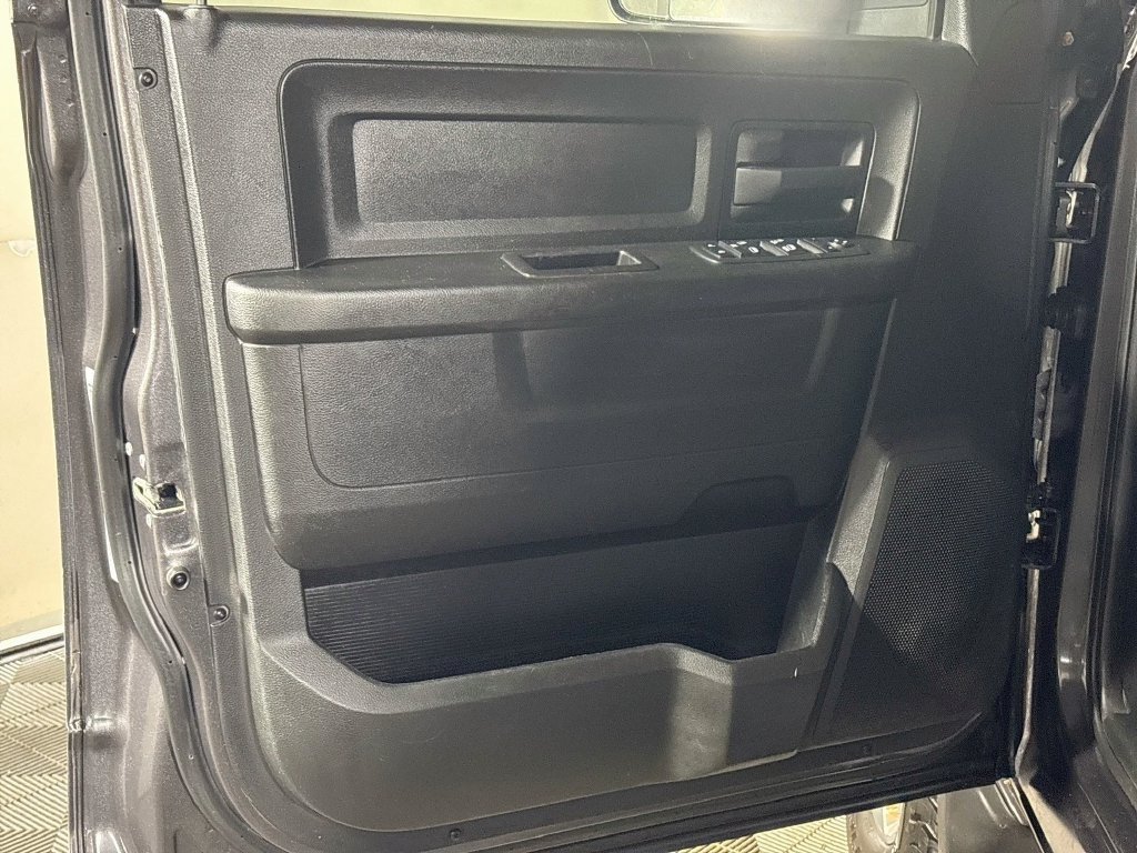 Used 2018 RAM 2500 Tradesman w/ Chrome Appearance Group AWD/4WD image 10