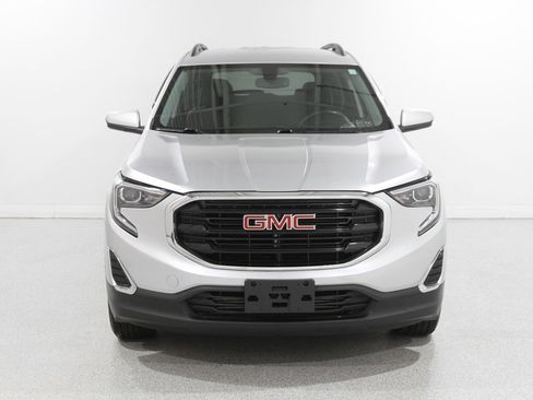 Used 2018 GMC Terrain SLE w/ Driver Convenience Package image 2