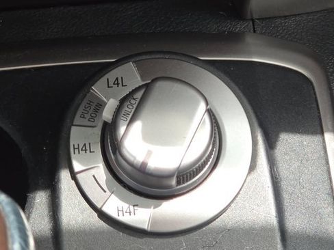 Used 2021 Toyota 4Runner Limited AWD/4WD image 15