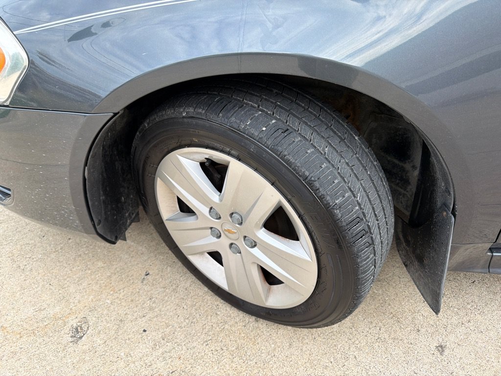 Used 2010 Chevrolet Impala LS FWD image 16