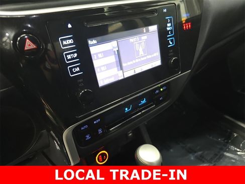 Used 2018 Toyota Corolla LE image 20