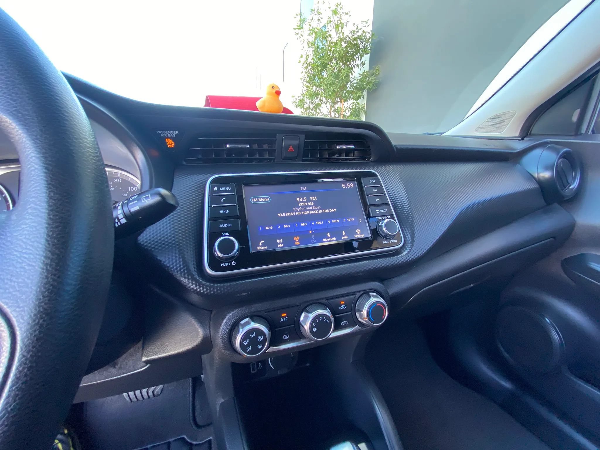 Used 2023 Nissan Kicks S FWD image 33