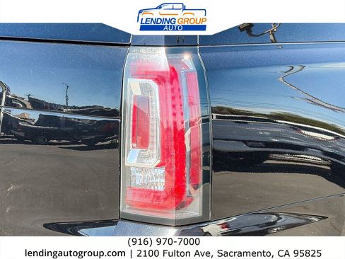 Used 2018 GMC Yukon XL SLT w/ Premium Edition RWD image 8