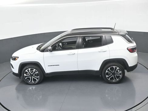 Used 2023 Jeep Compass Limited image 46