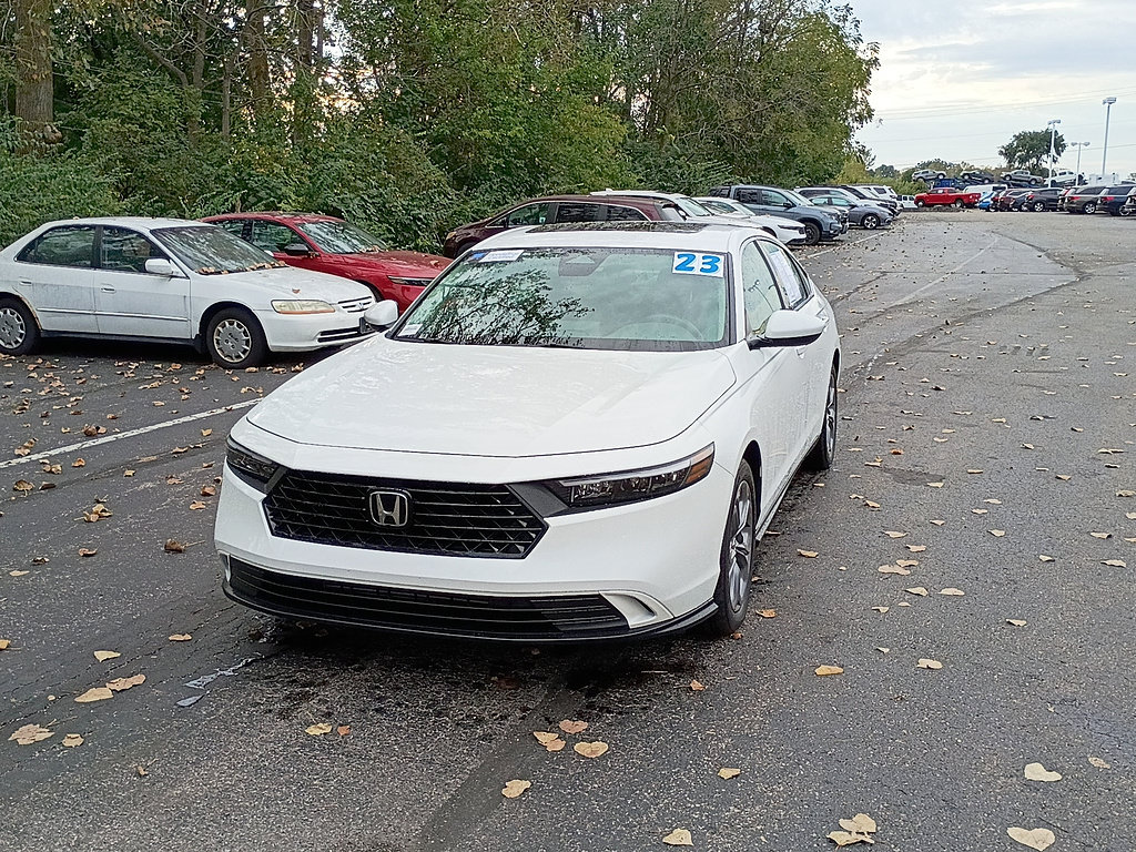 Used 2023 Honda Accord EX image 7