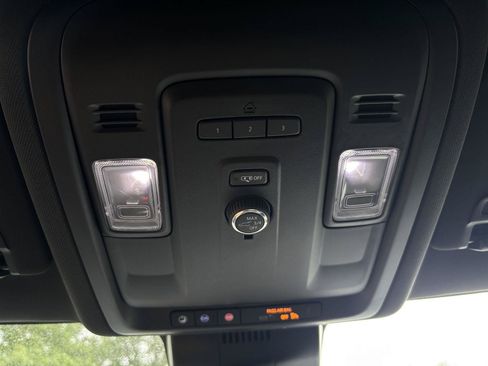 Used 2024 Chevrolet Suburban LT AWD/4WD image 21