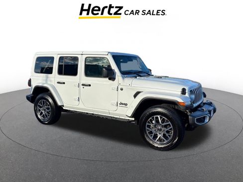Used 2025 Jeep Wrangler Sahara image 1