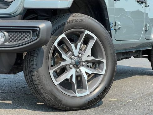 Used 2024 Jeep Wrangler Unlimited w/ Convenience Group AWD/4WD image 2