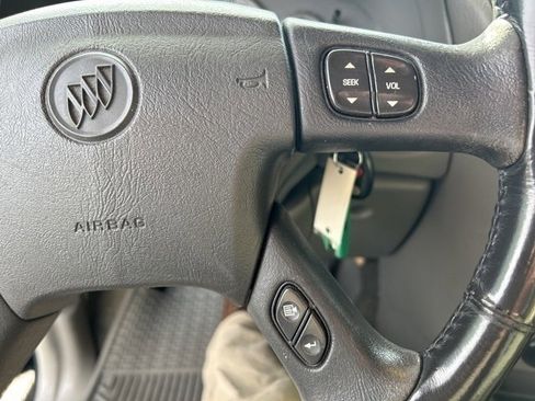 Used 2004 Buick Rainier CXL w/ Convenience Package image 12