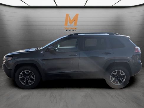 Used 2019 Jeep Cherokee Trailhawk w/ Trailer Tow Group AWD/4WD image 2