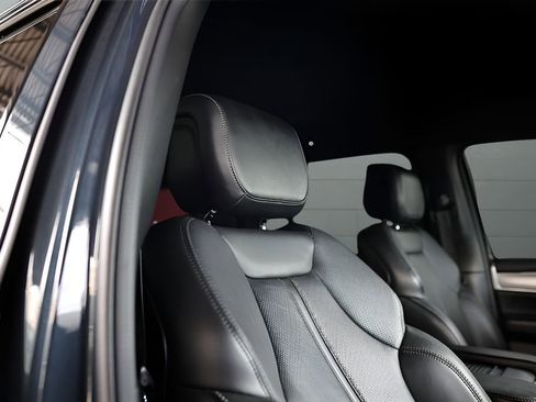 Used 2023 Jeep Wagoneer Series II image 79